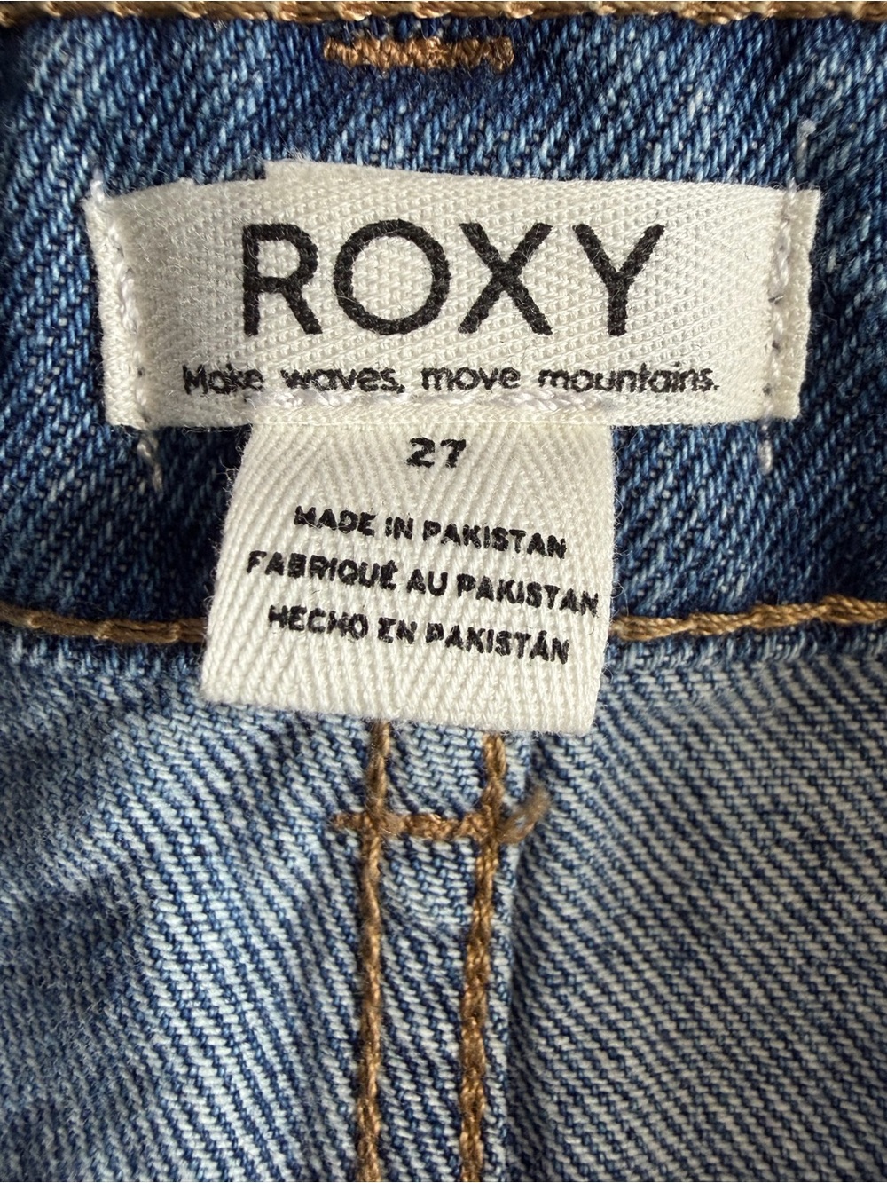 Roxy Light Blue Distressed Frayed Hem Jean Shorts Sz 27 - Picture 3 of 5